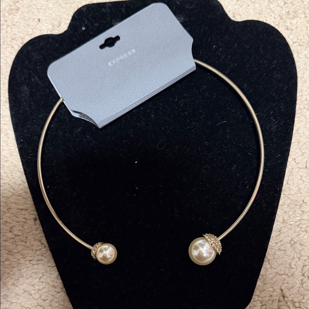 Express Gold and Pearl Open Necklace